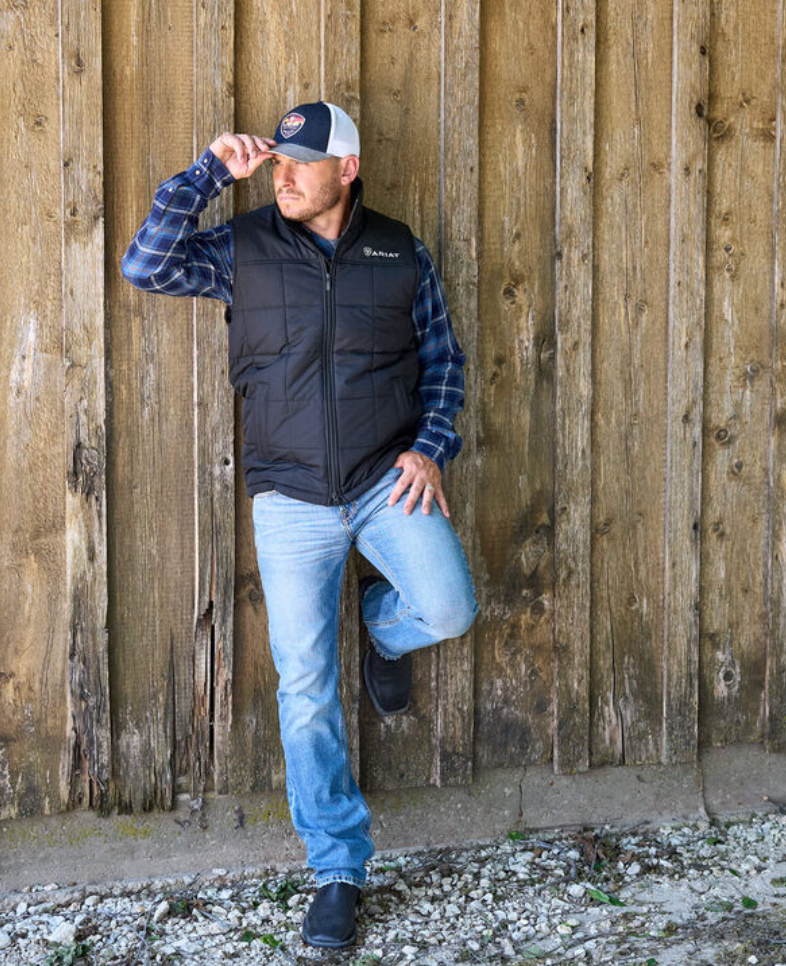 10011523 ARIAT MENS CRIUS INSULATED VEST- BLACK