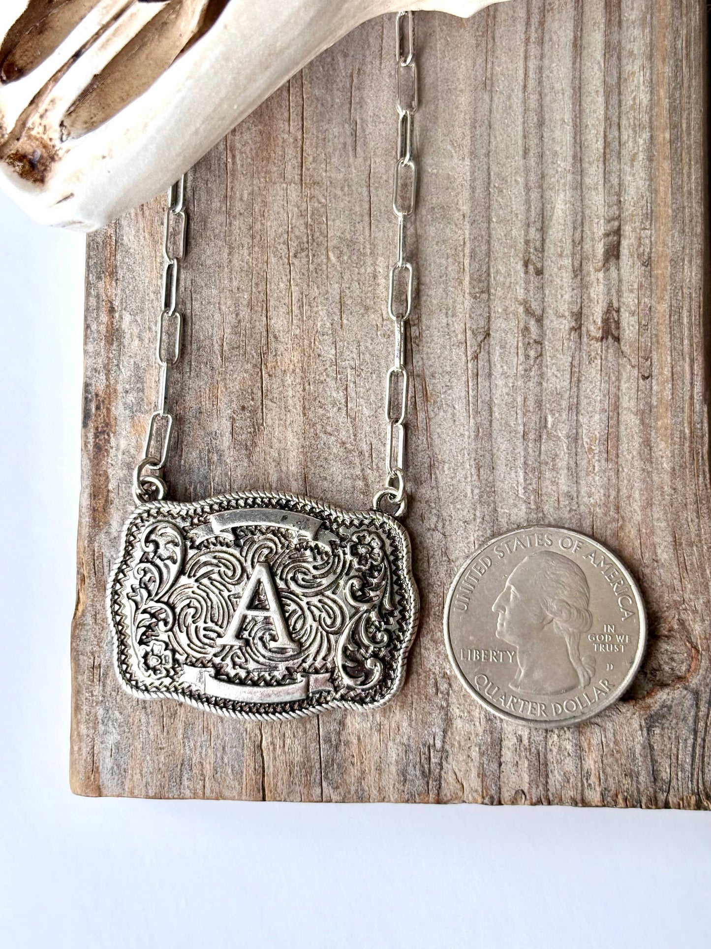 WESTERN INITIAL BUCKLE PENDANT NECKLACE: R