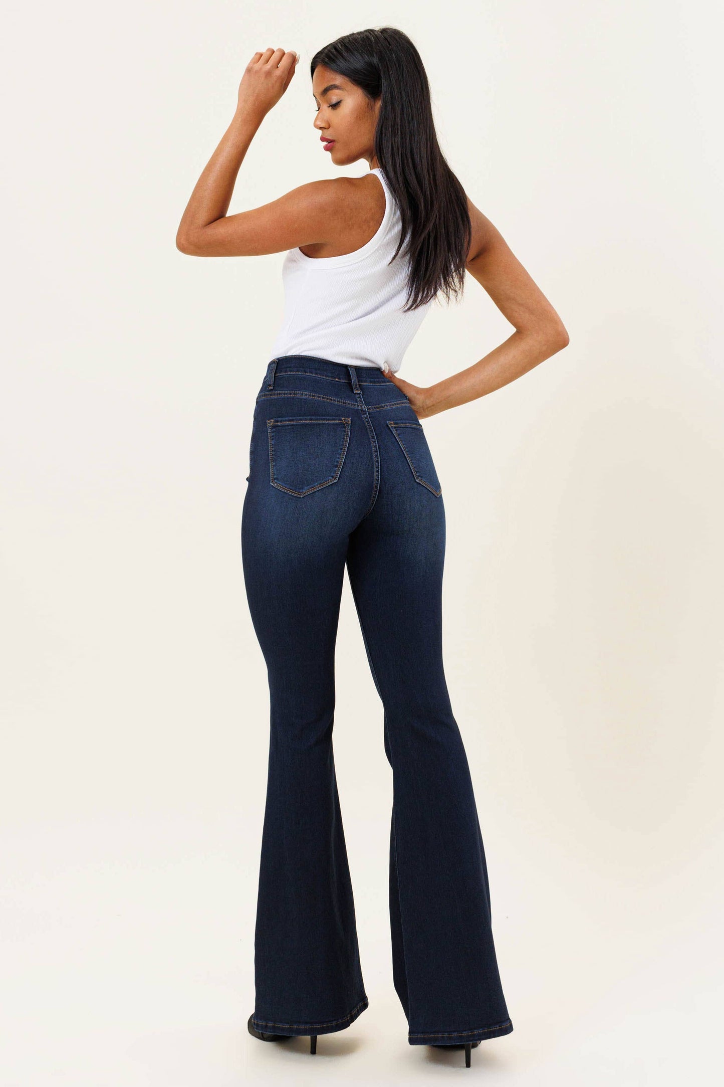 P522 SLIM FLARE JEANS - Smooth & Stretchy: BLACK