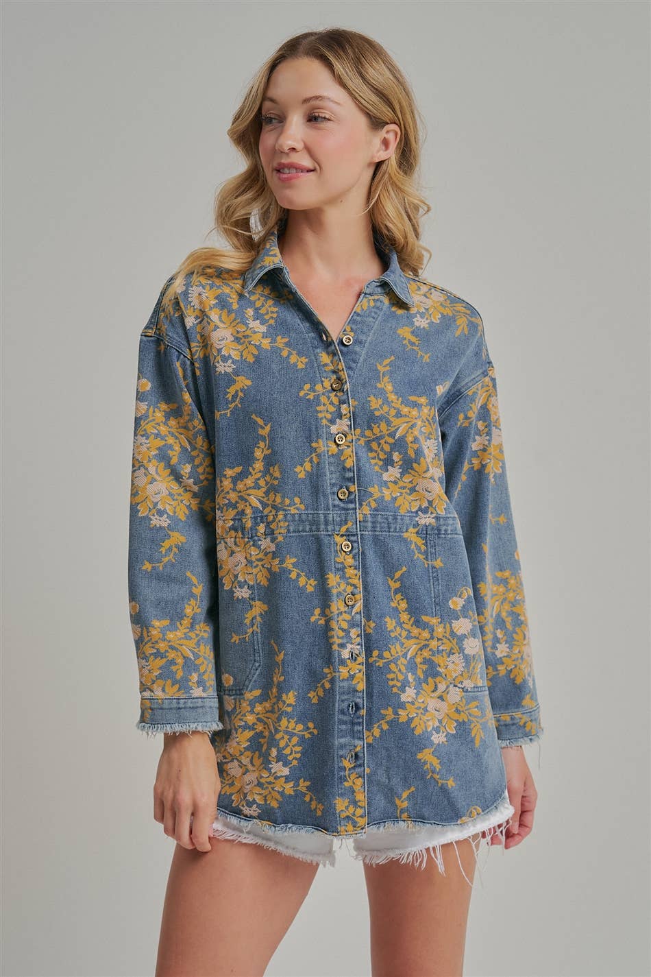 FLORAL DENIM RELAXED SHIRT TOP WITH POCKETS AND FRAYED EDGE: FLORAL DENIM