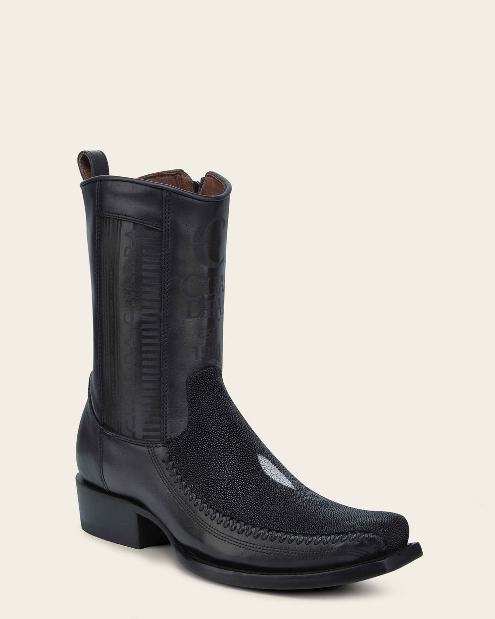 CU783 CUADRA MEN BLACK STINGRAY LASER & WOVEN NARROW SQUARE TOE – WIDE (EE)
