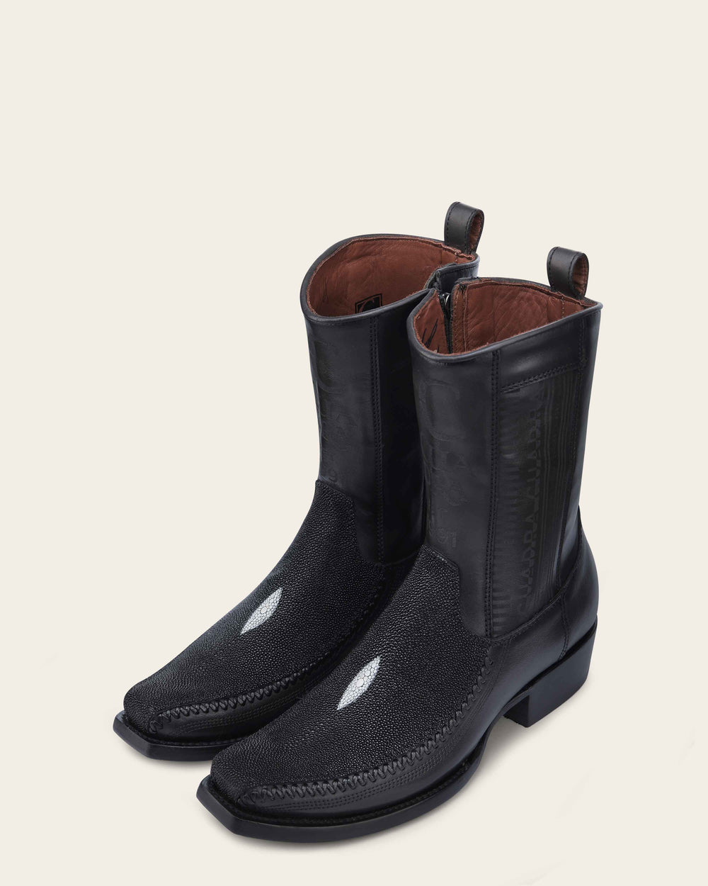 CU783 CUADRA MEN BLACK STINGRAY LASER & WOVEN NARROW SQUARE TOE – WIDE (EE)