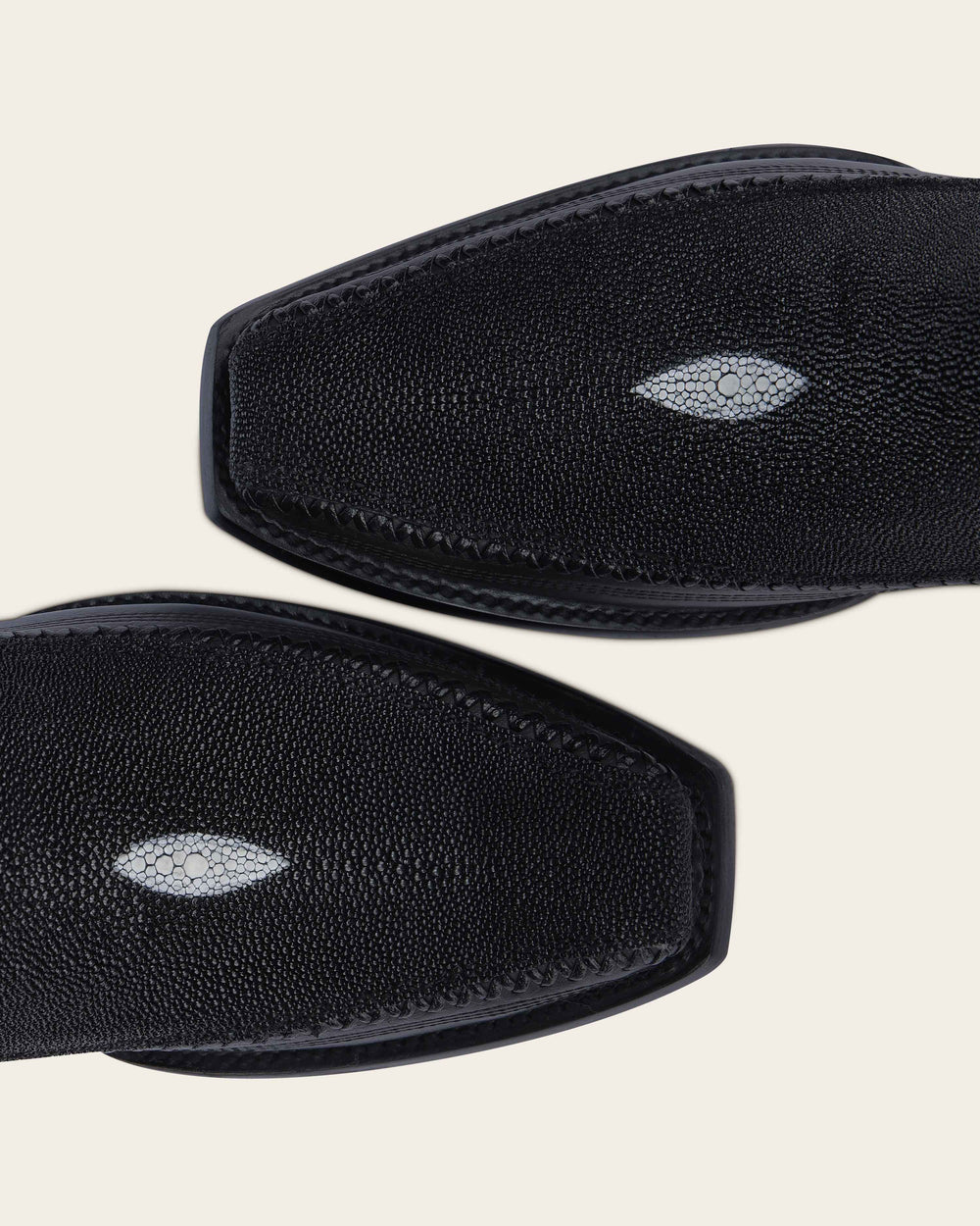 CU783 CUADRA MEN BLACK STINGRAY LASER & WOVEN NARROW SQUARE TOE – WIDE (EE)