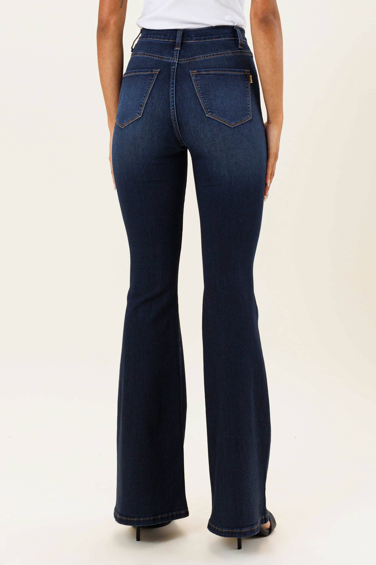 P522 SLIM FLARE JEANS - Smooth & Stretchy: BLACK