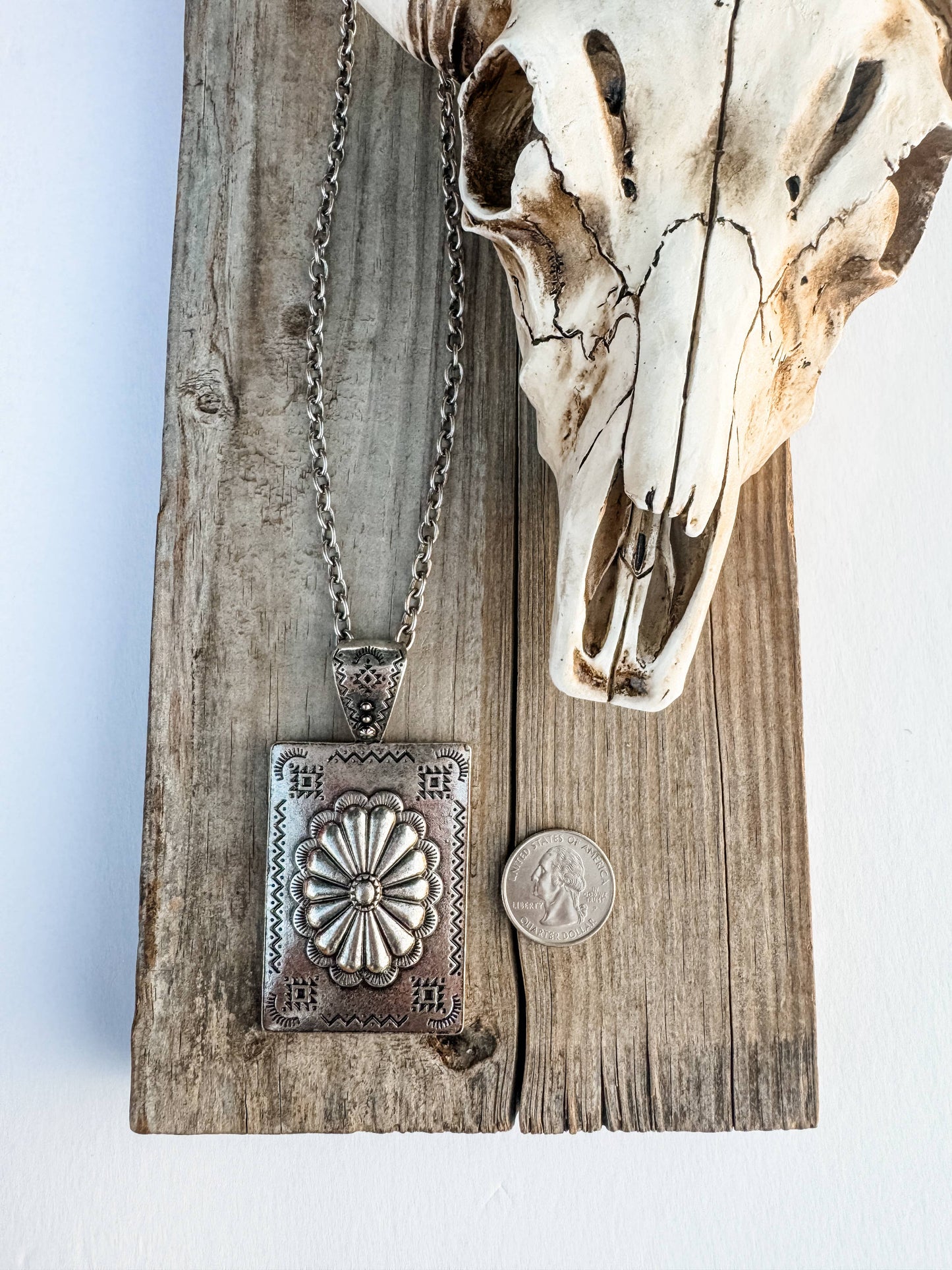 Western Concho Pendant Necklace