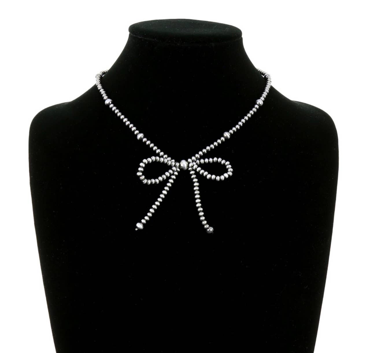 NAVAJO STYLE PEARL BOW COQUETTE NECKLACE: SILVER