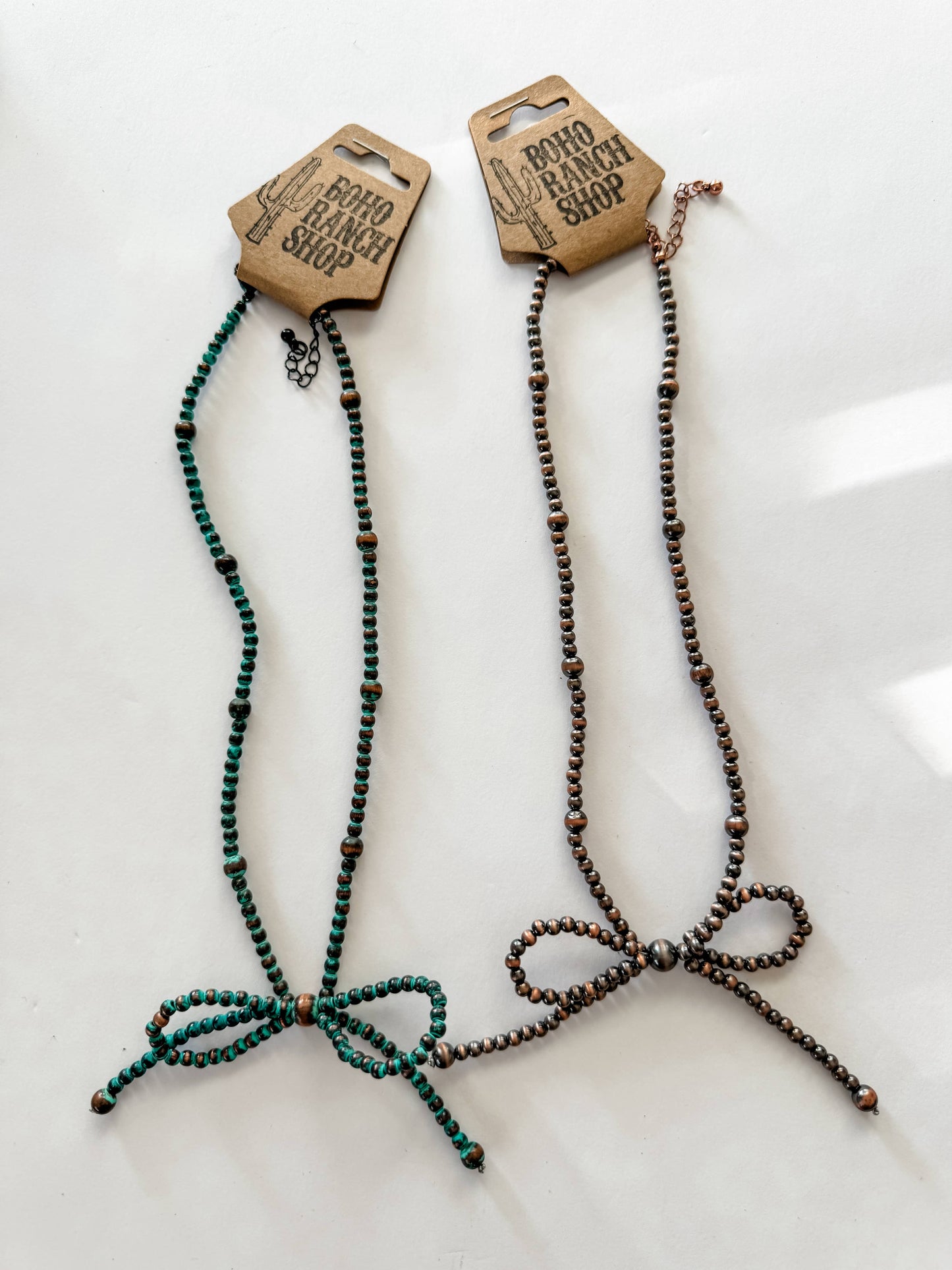 NAVAJO STYLE PEARL BOW COQUETTE NECKLACE: SILVER