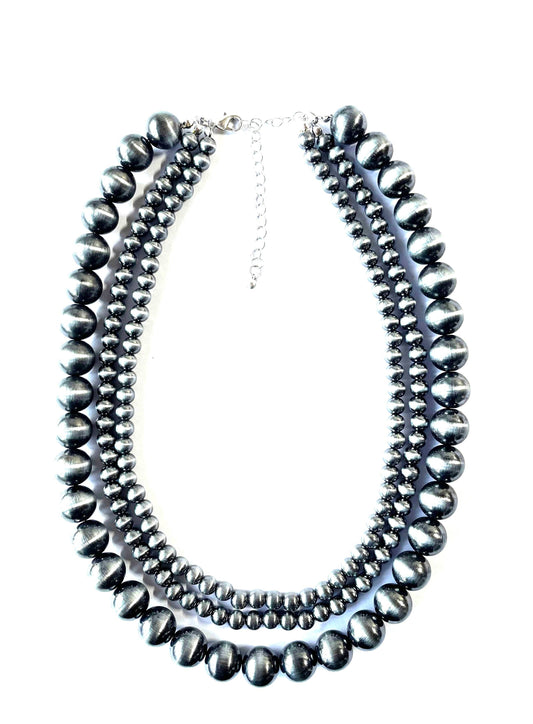 WESTERN 3 LAYERED NAVAJO PEARL NECKLACE