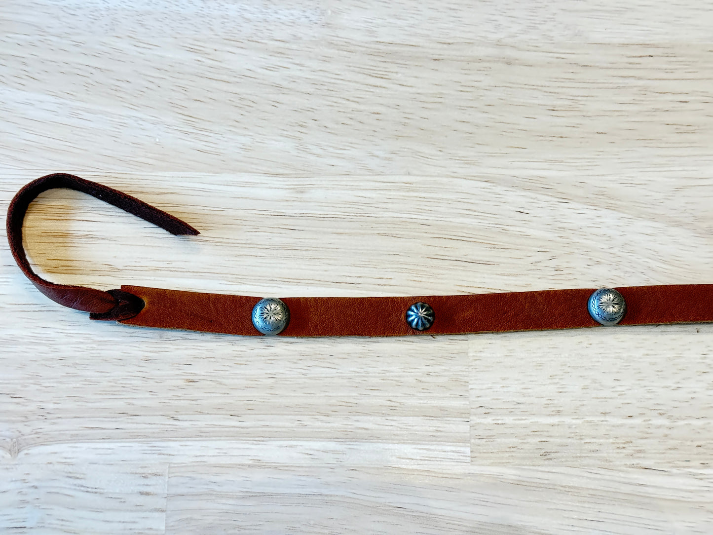 HB02-5 HONEY LEATHER HATBAND WITH DOME CONCHOS