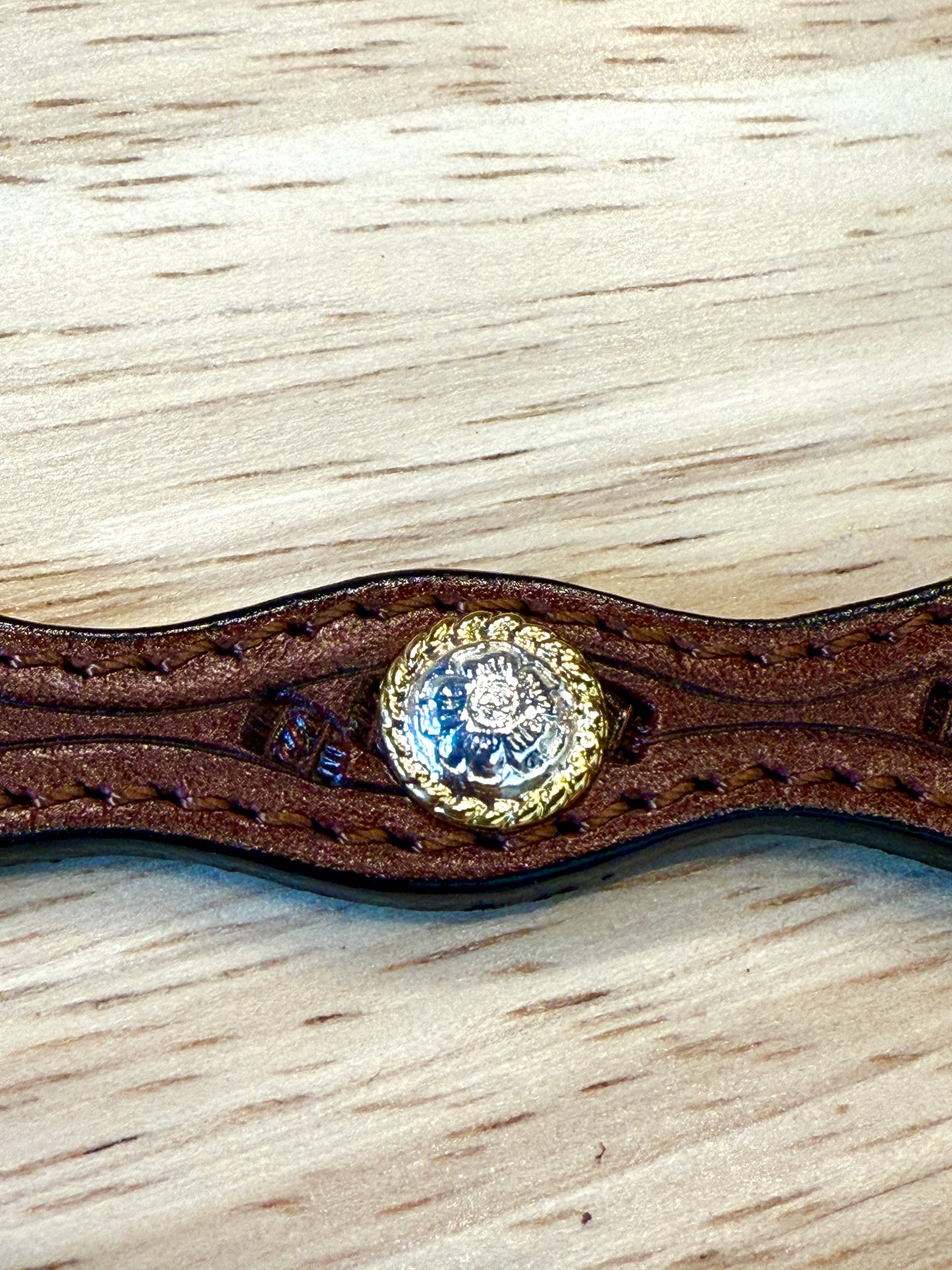LC-34 BROWN LEAHTER HATBAND WITH ROUND CONCHOS
