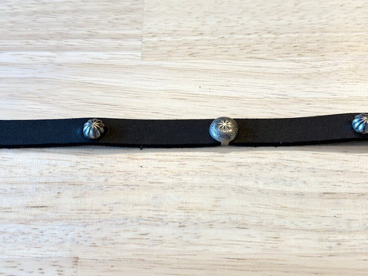 HB02-5 BLACK LEATHER HATBAND WITH DOME CONCHOS