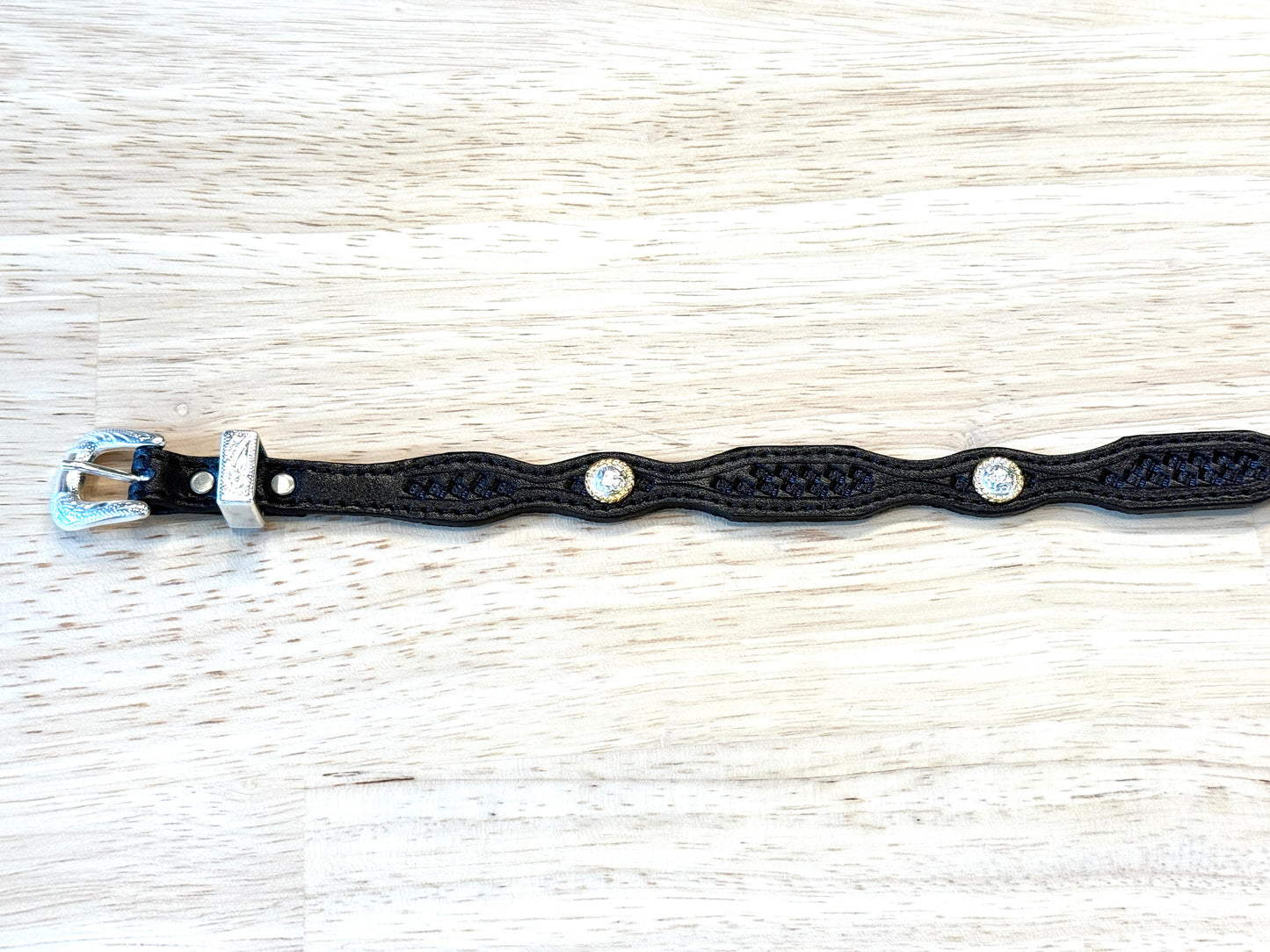 LC-34 BLACK LEATHER HATBAND WITH ROUND CONCHOS