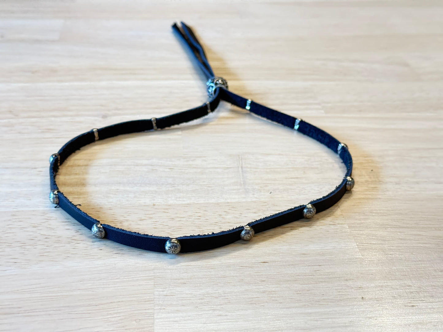 HB02-3 BLACK LEATHER HATBAND WITH CONCHOS