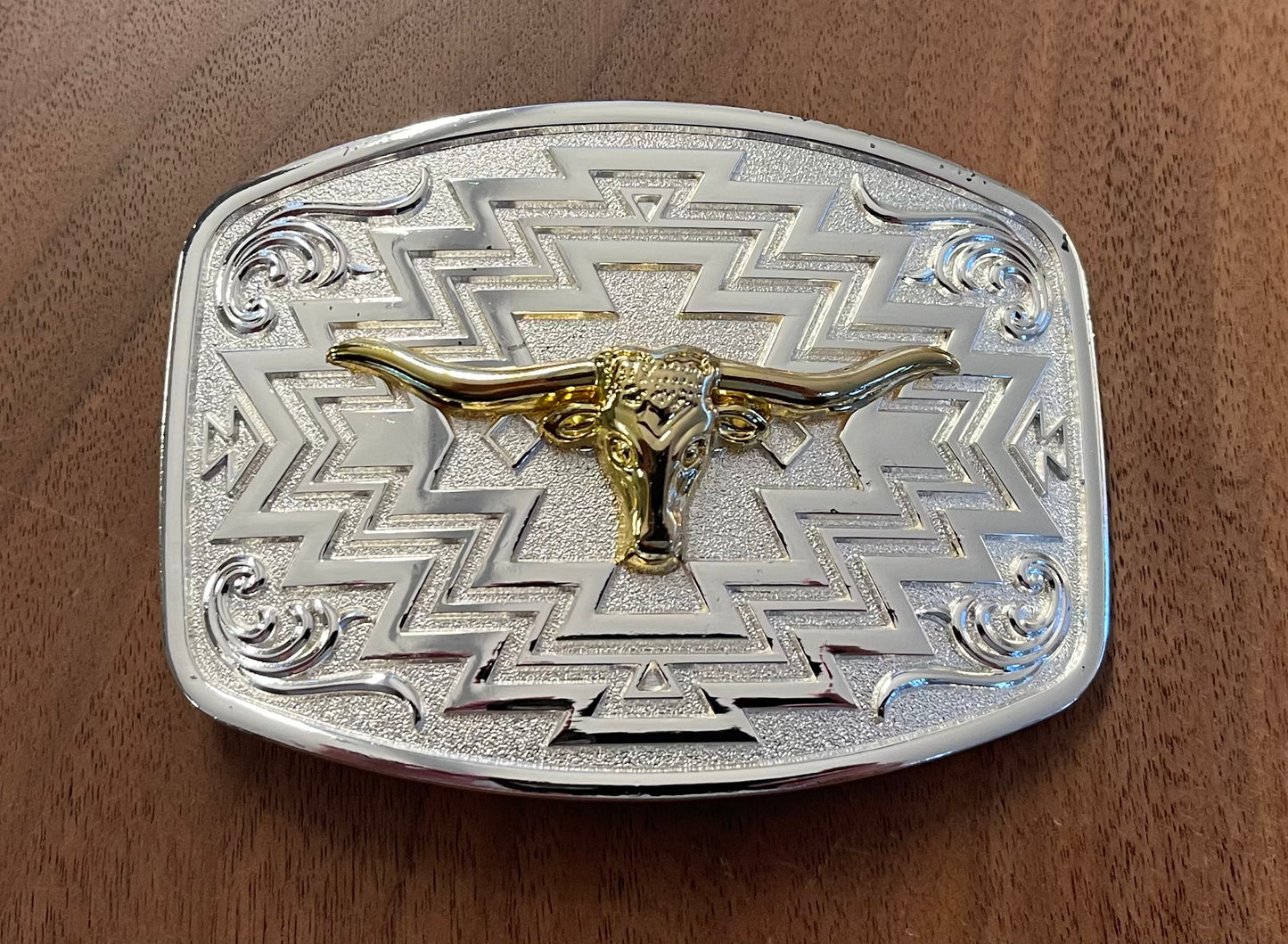DGR015 DOUBLE G RANCH BELT BUCKLE SILVER. GOLD BULL