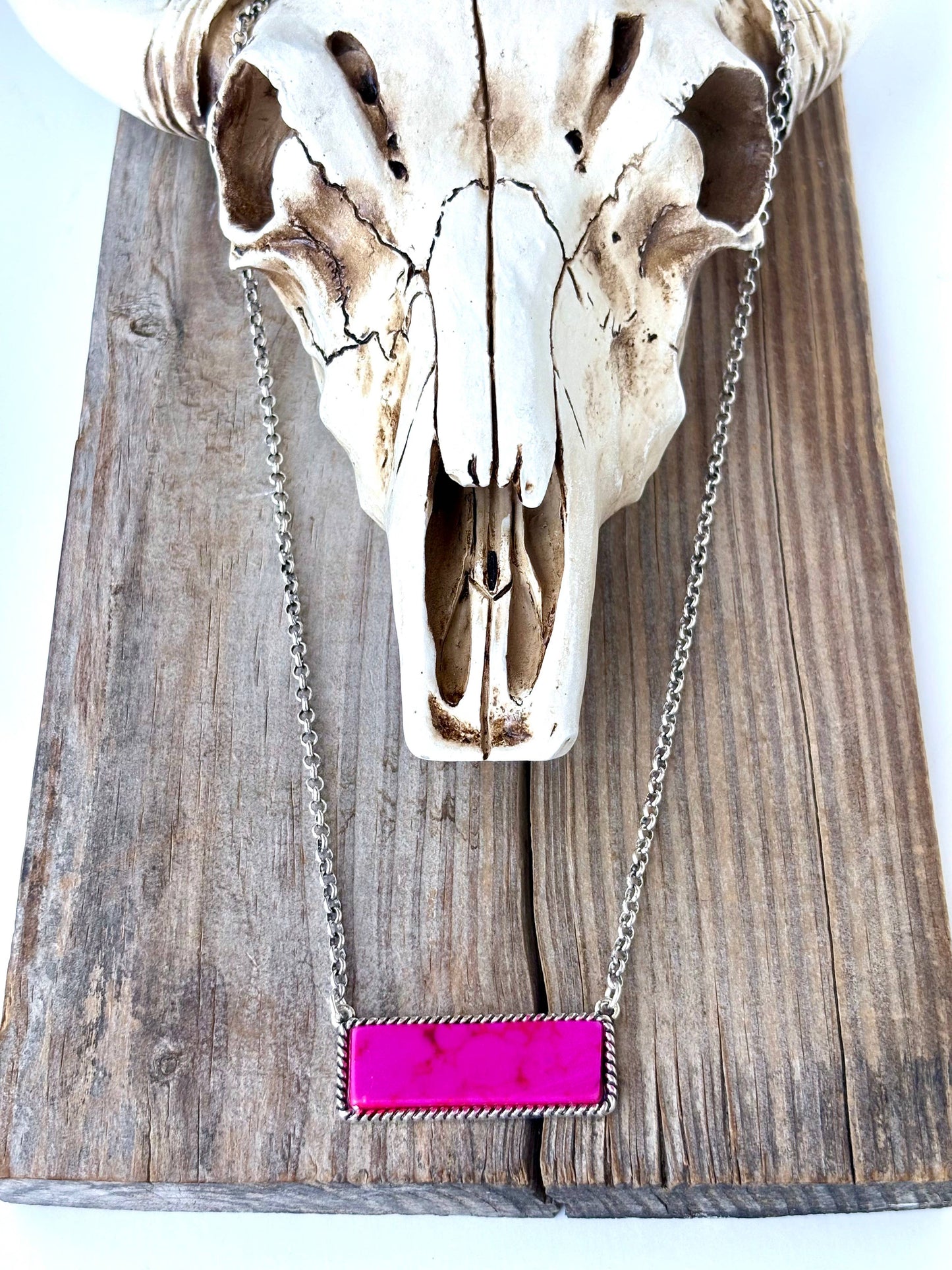 WESTERN STYLE STONE BAR PENDANT NECKLACE: PINK