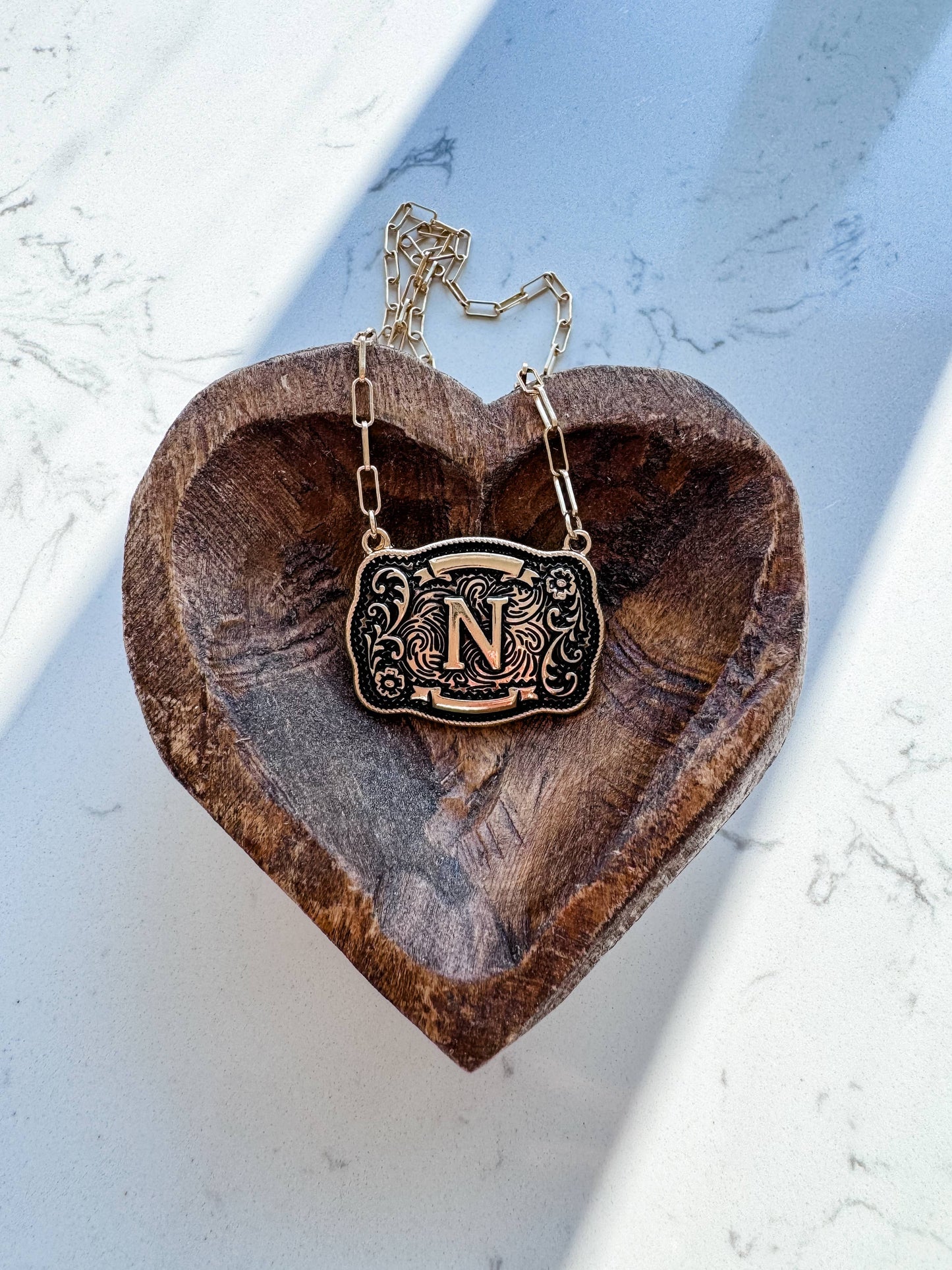 WESTERN INITIAL BUCKLE PENDANT NECKLACE: R